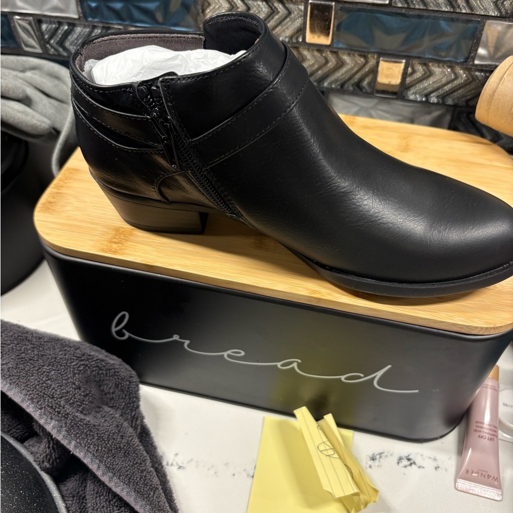 Life Stride Black Ankle Booties